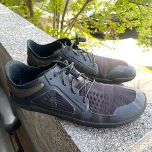 Vivo Barefoot Primus Lite II -  Men's All-Black Minimalist Shoes - Size 42/9